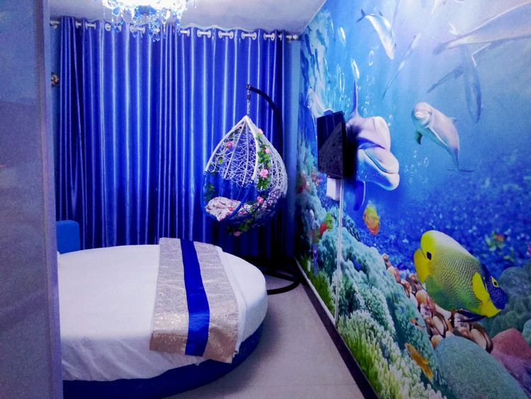 浪漫圆床房