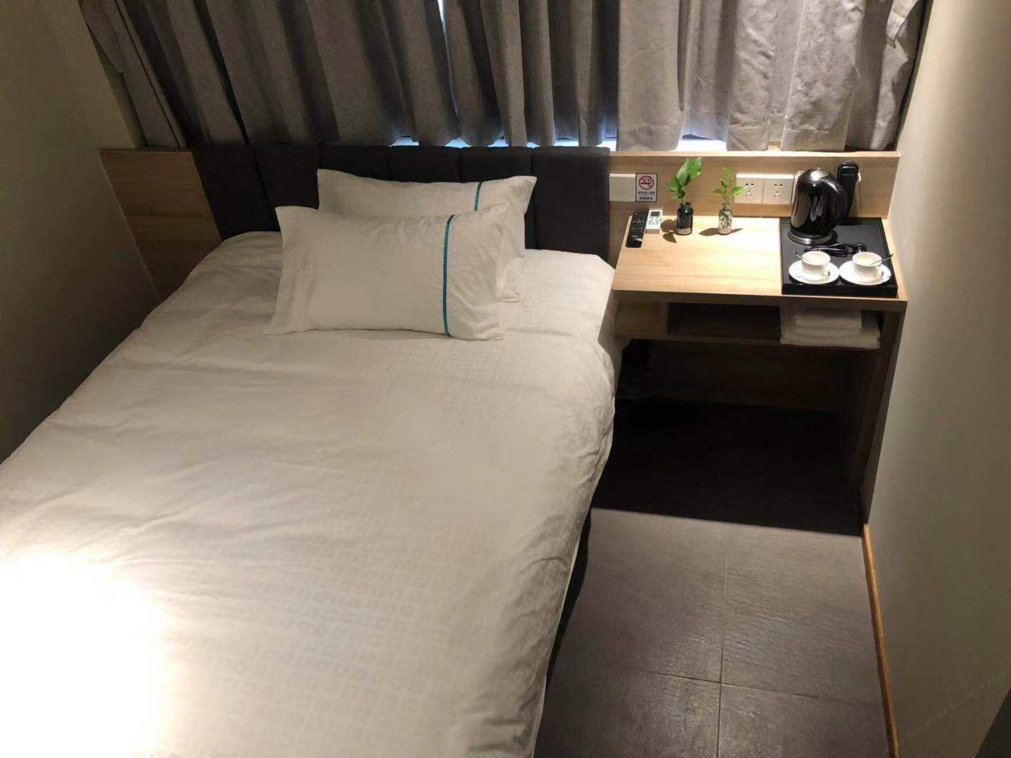 商务大床房