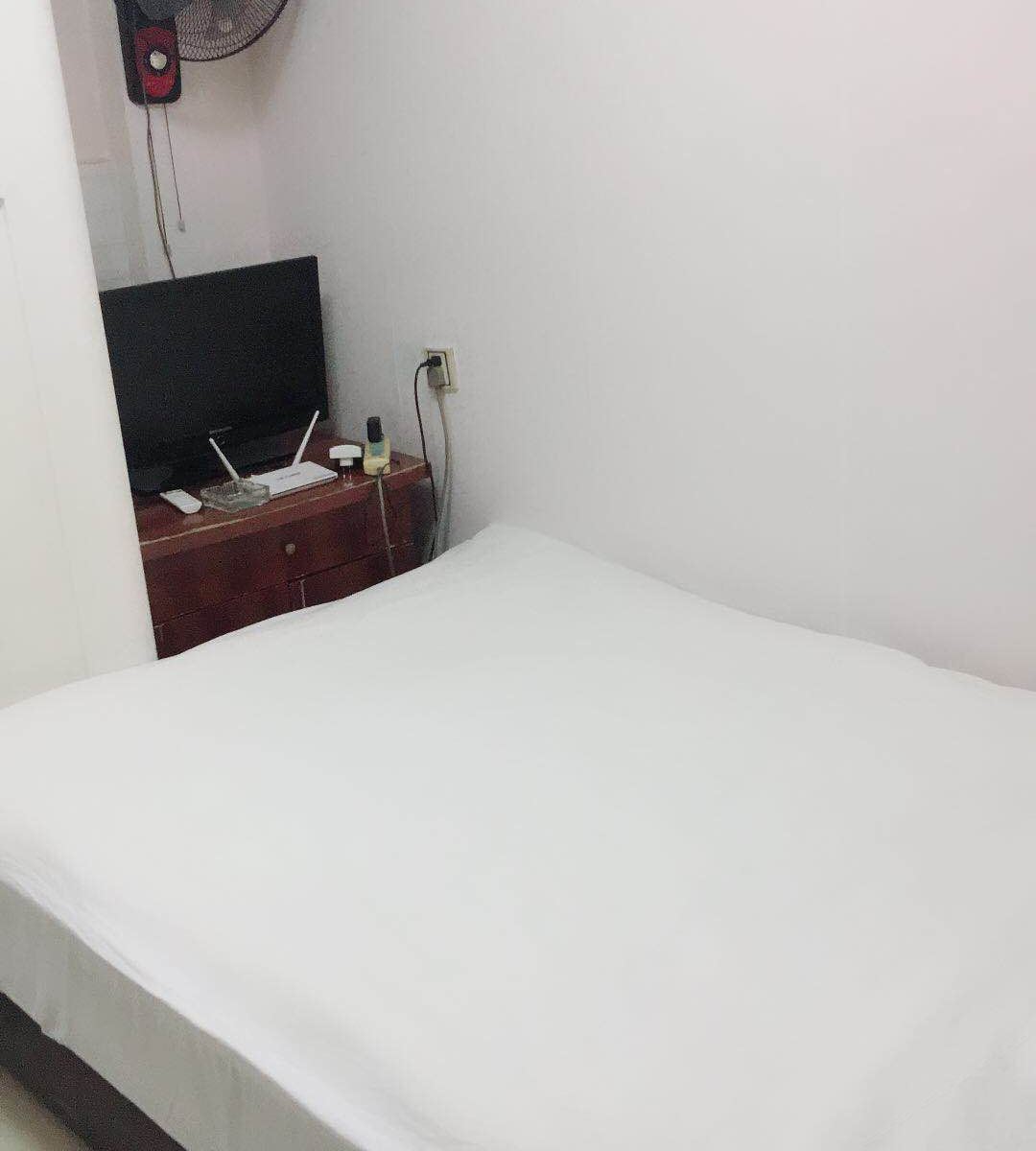标准大床房(无窗)