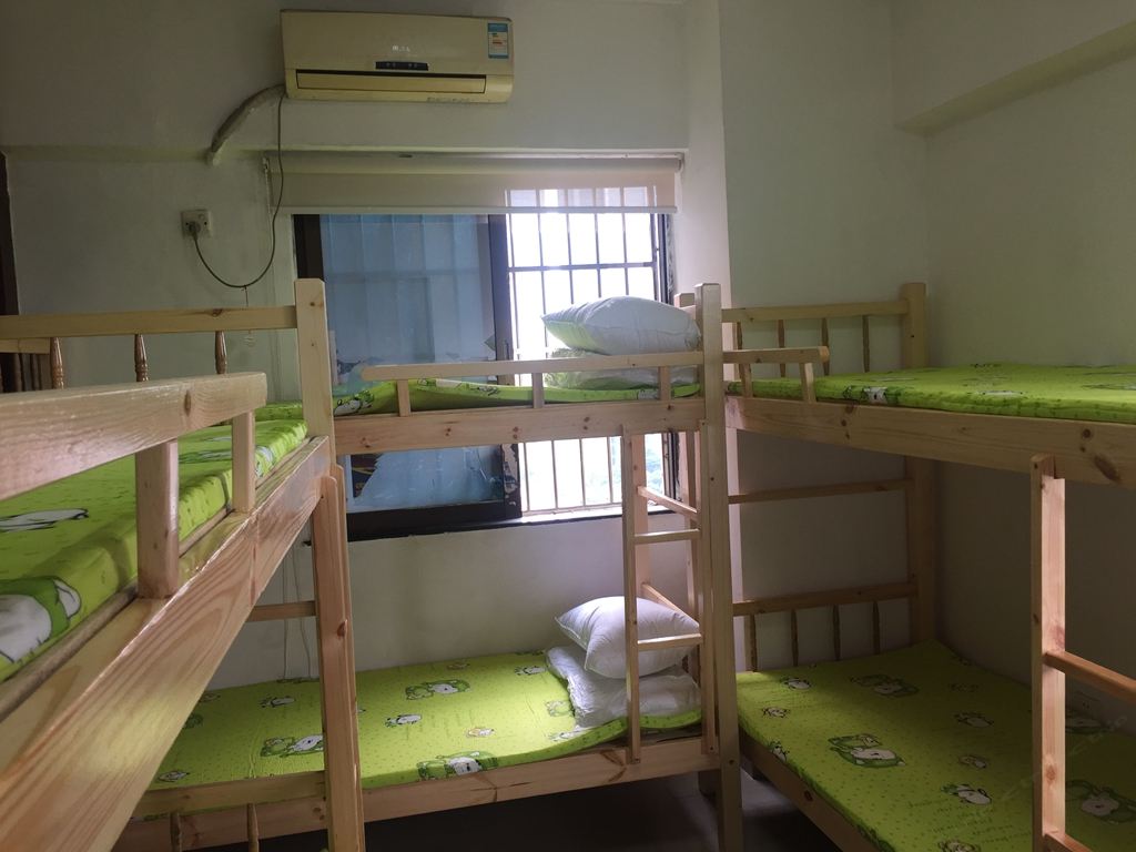 温馨闺蜜六人间(床位)
