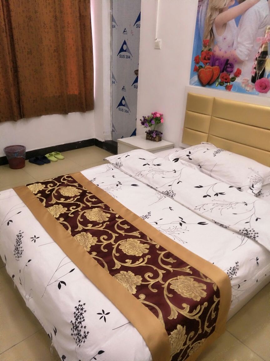 豪华商务大床房