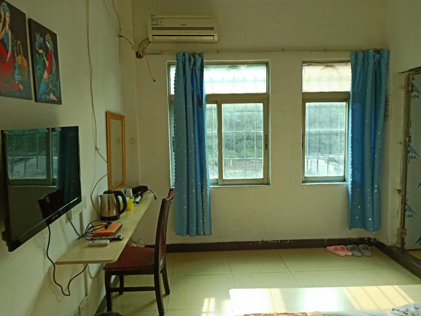 豪华商务大床房