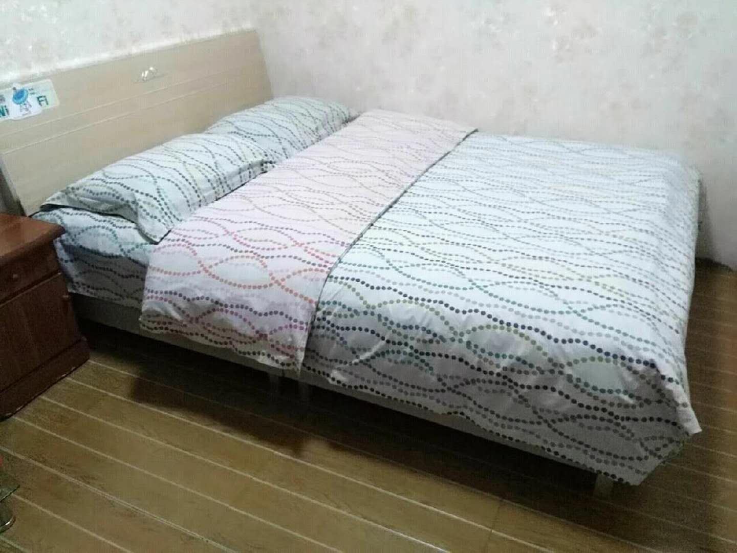 等你来个性大床房(公共卫浴)