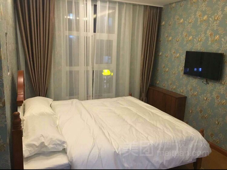 豪华大床房
