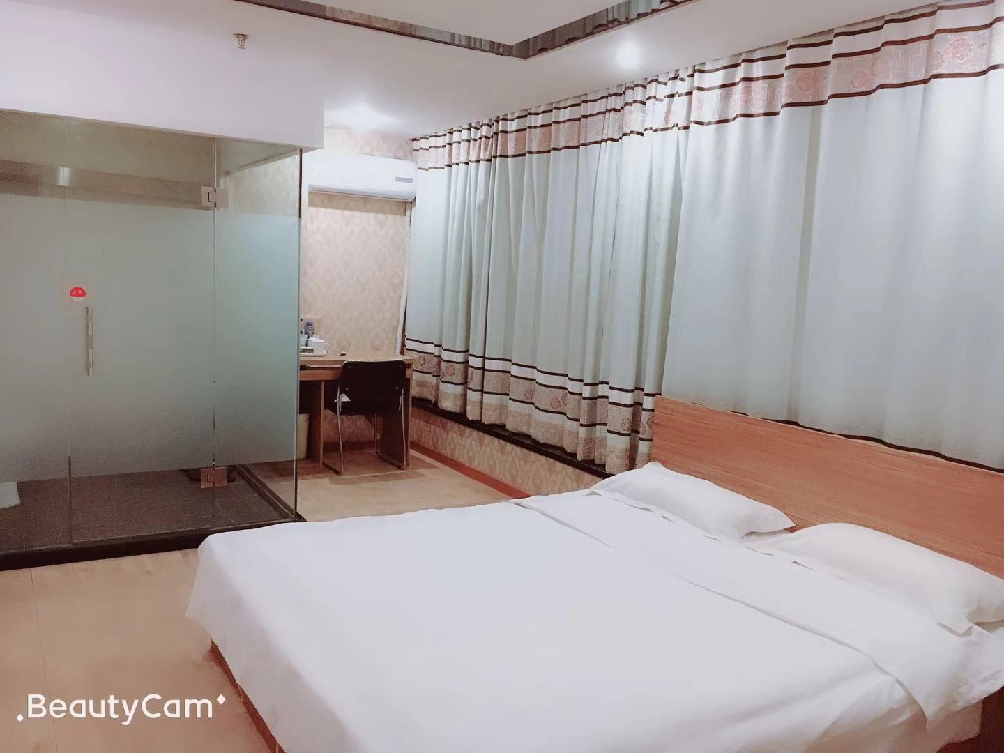 商务大床房