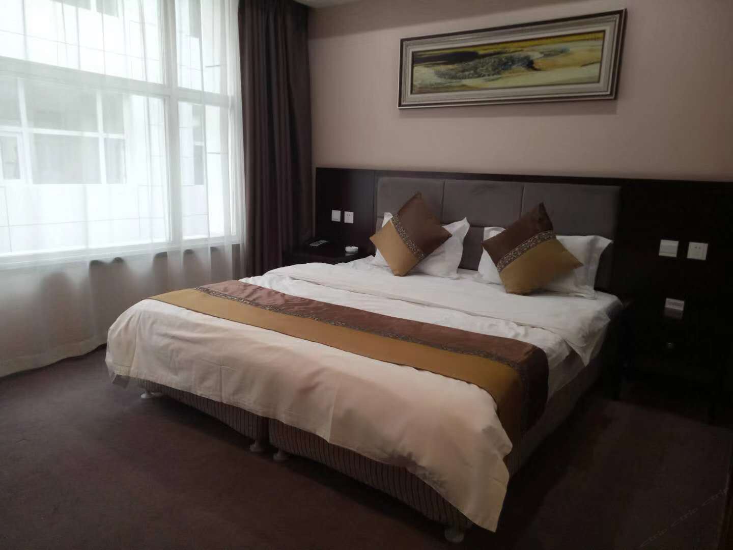 高级商务大床房