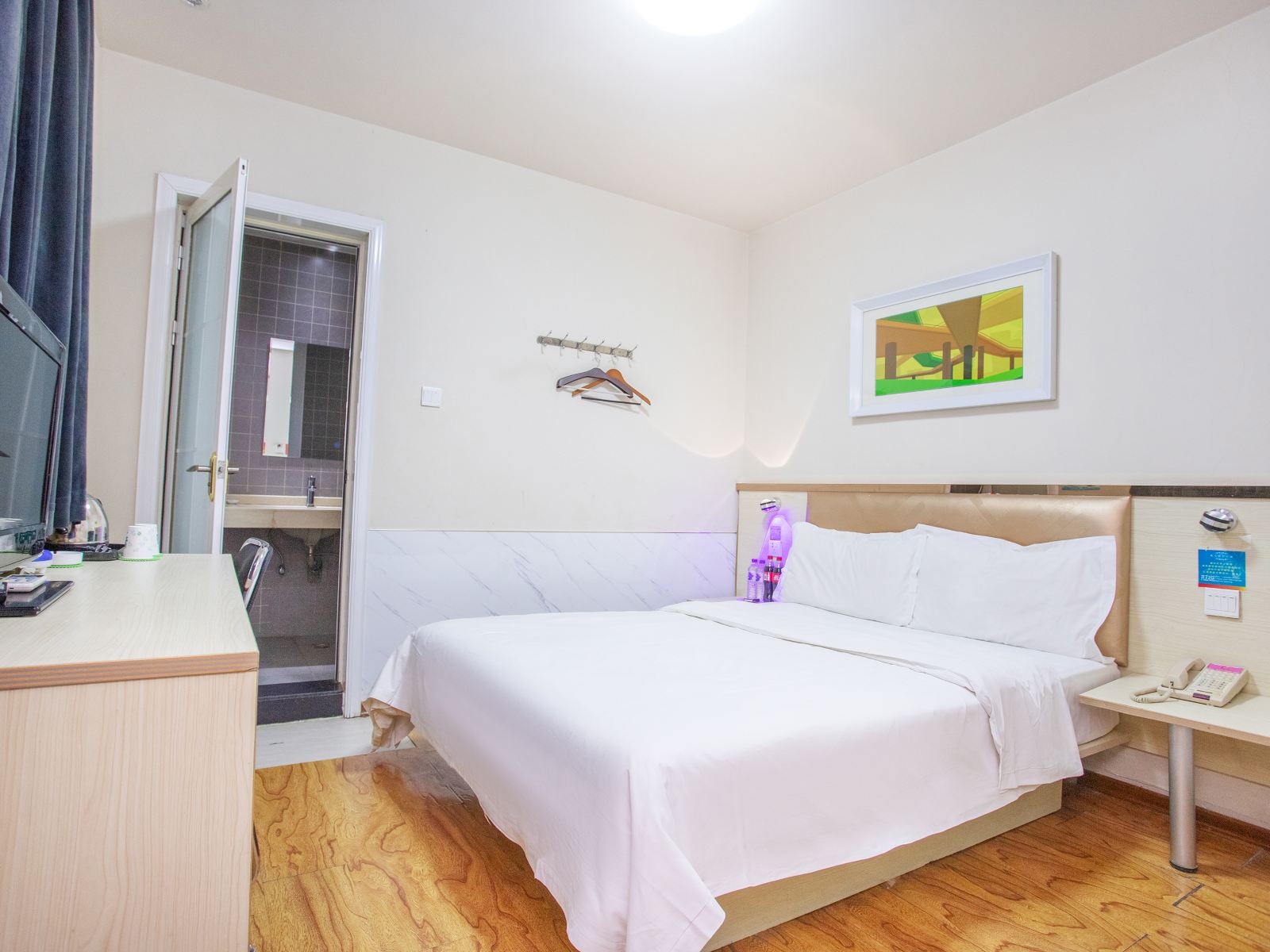 特惠大床房(无窗)