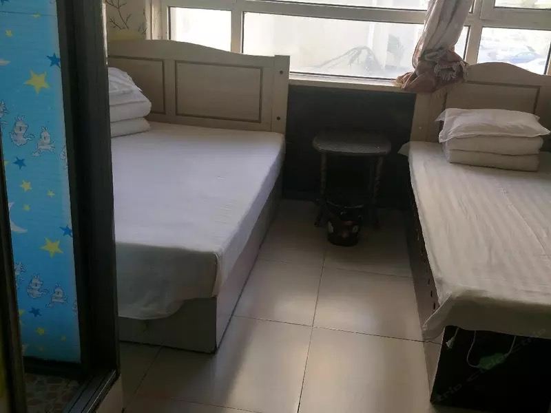 豪华三人房