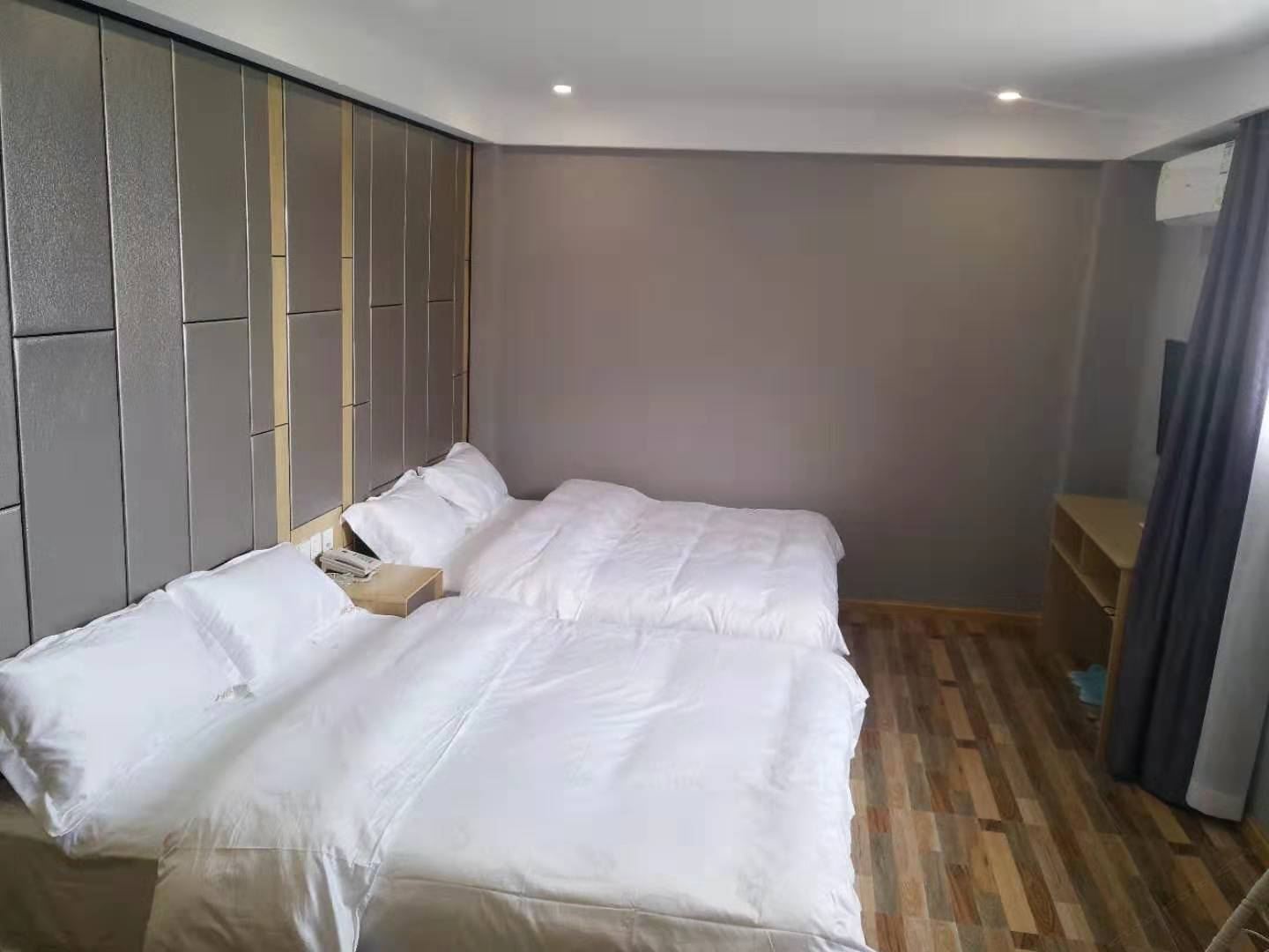 四人间