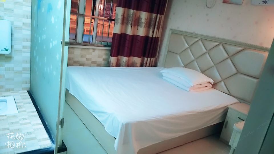 阳光大床房