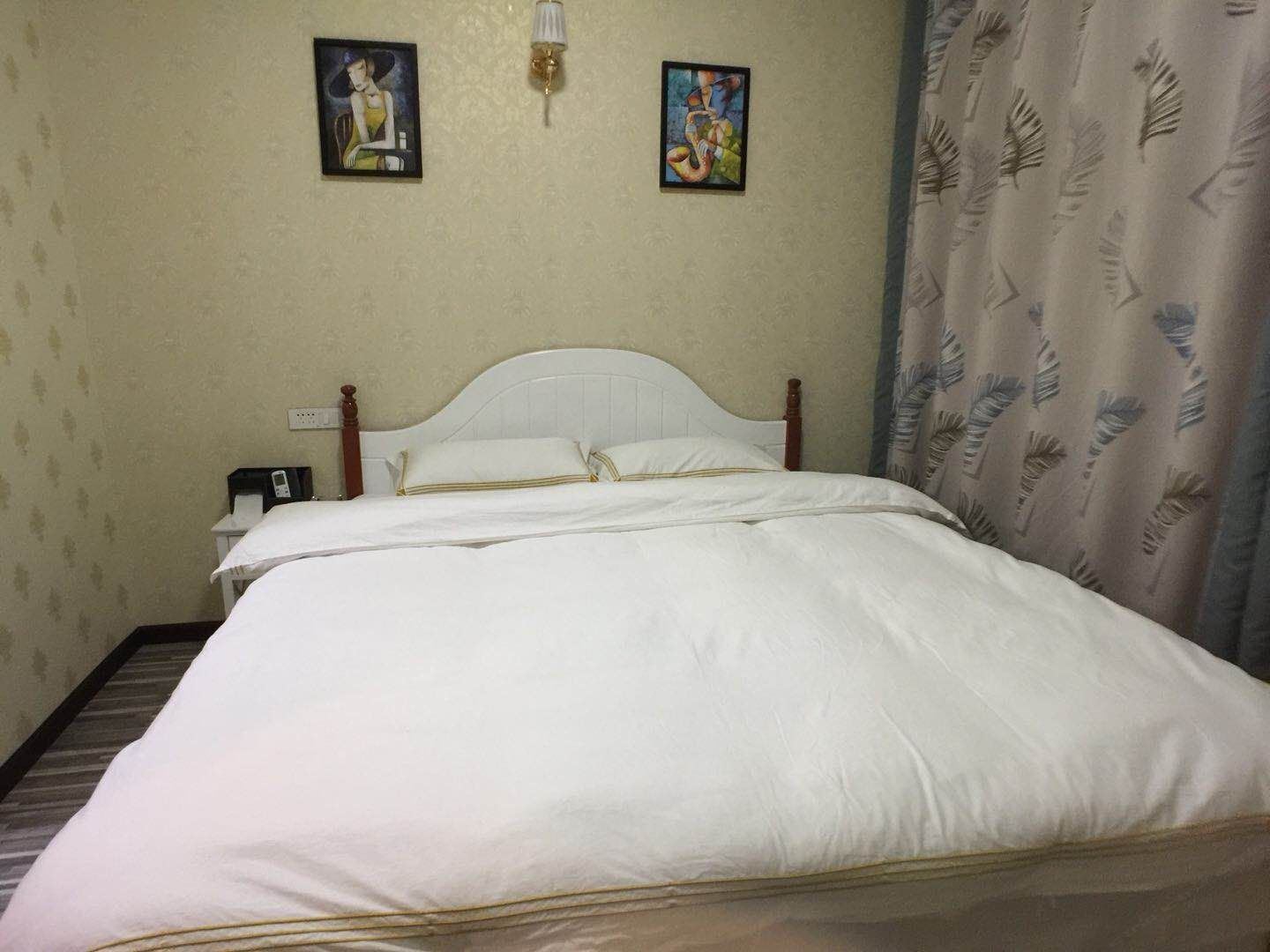 宜居豪华阳光大床房