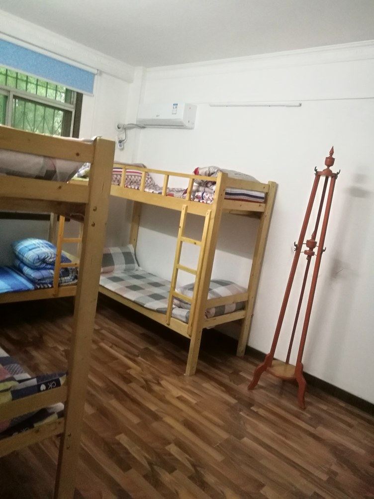 四室二厅套房(无窗)