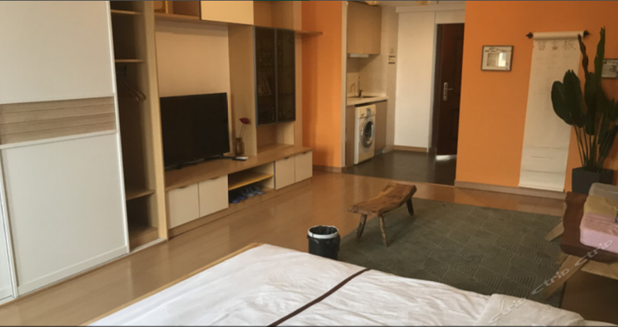 情侣大床房