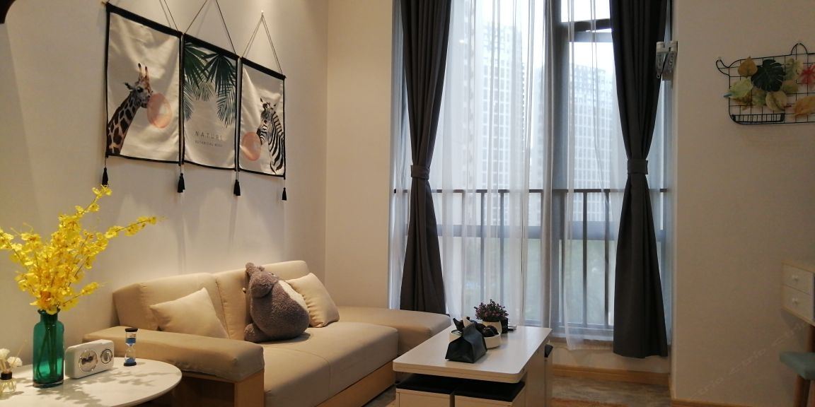 波西米亚复式榻榻米大床房