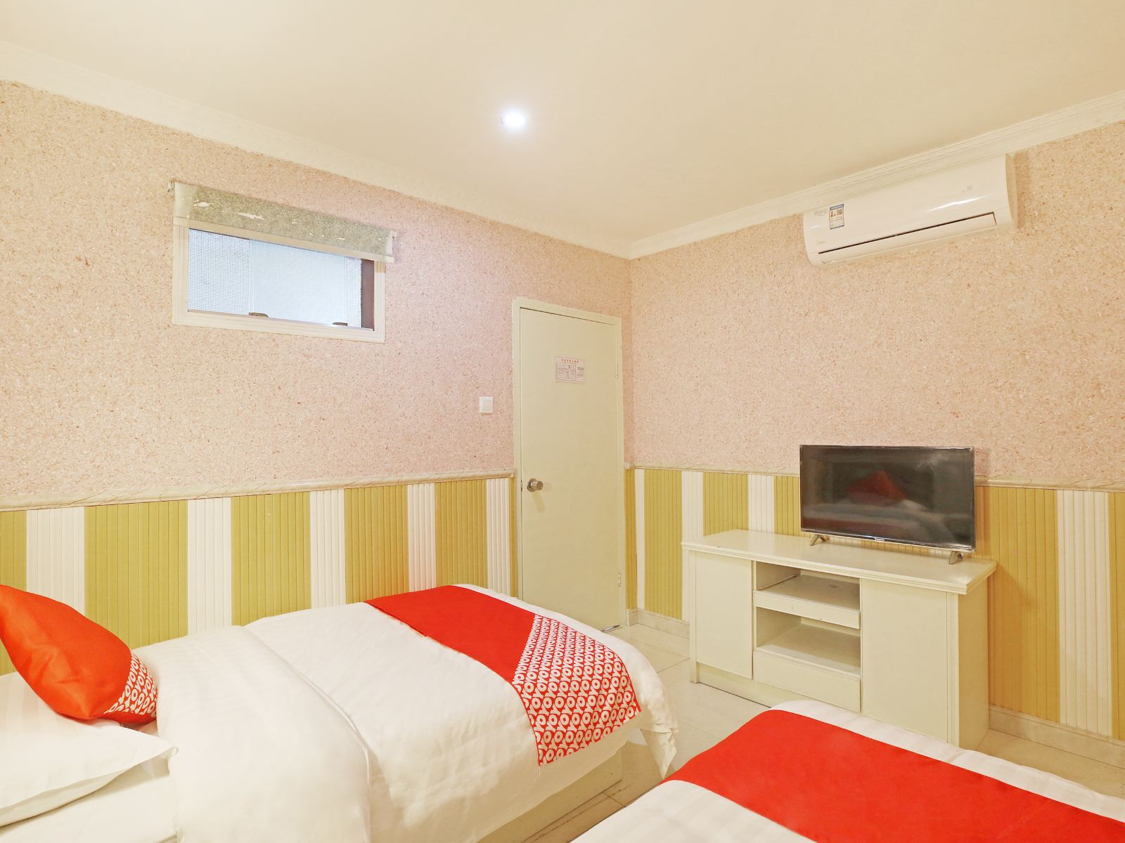 标准双床房(公共卫浴)(无窗)