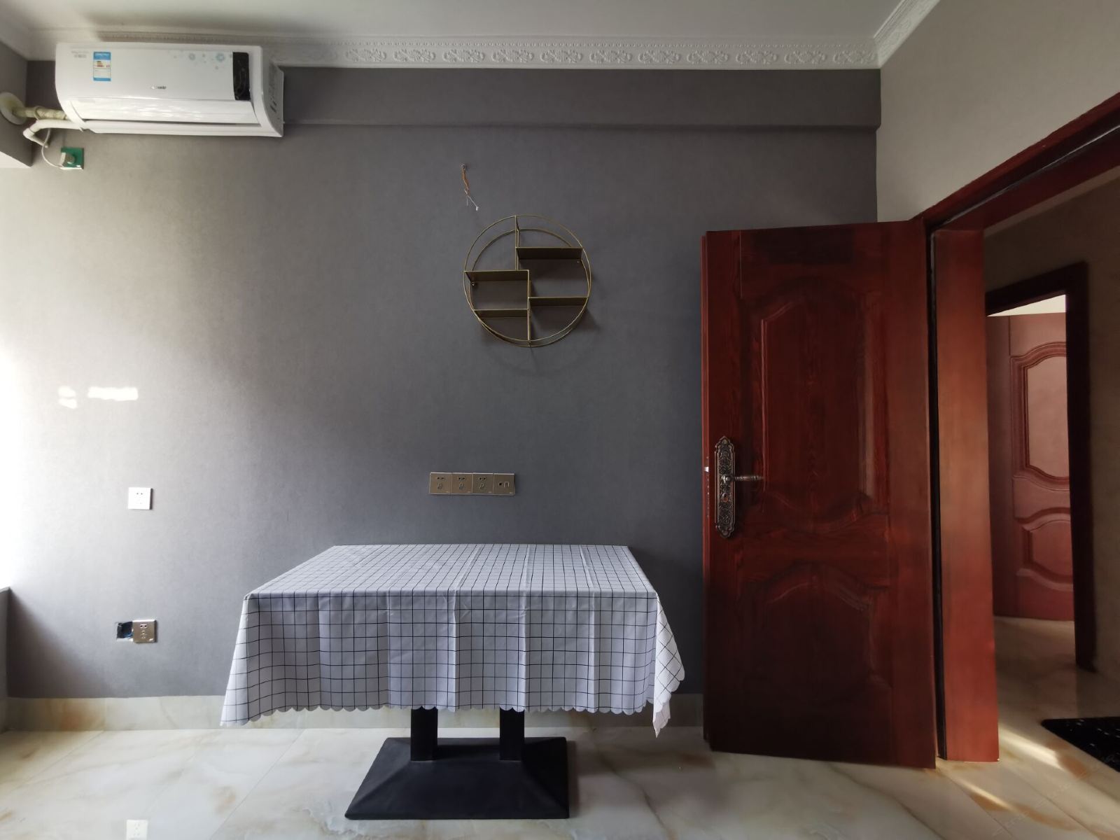 灰度·床位4人间(公共卫浴)