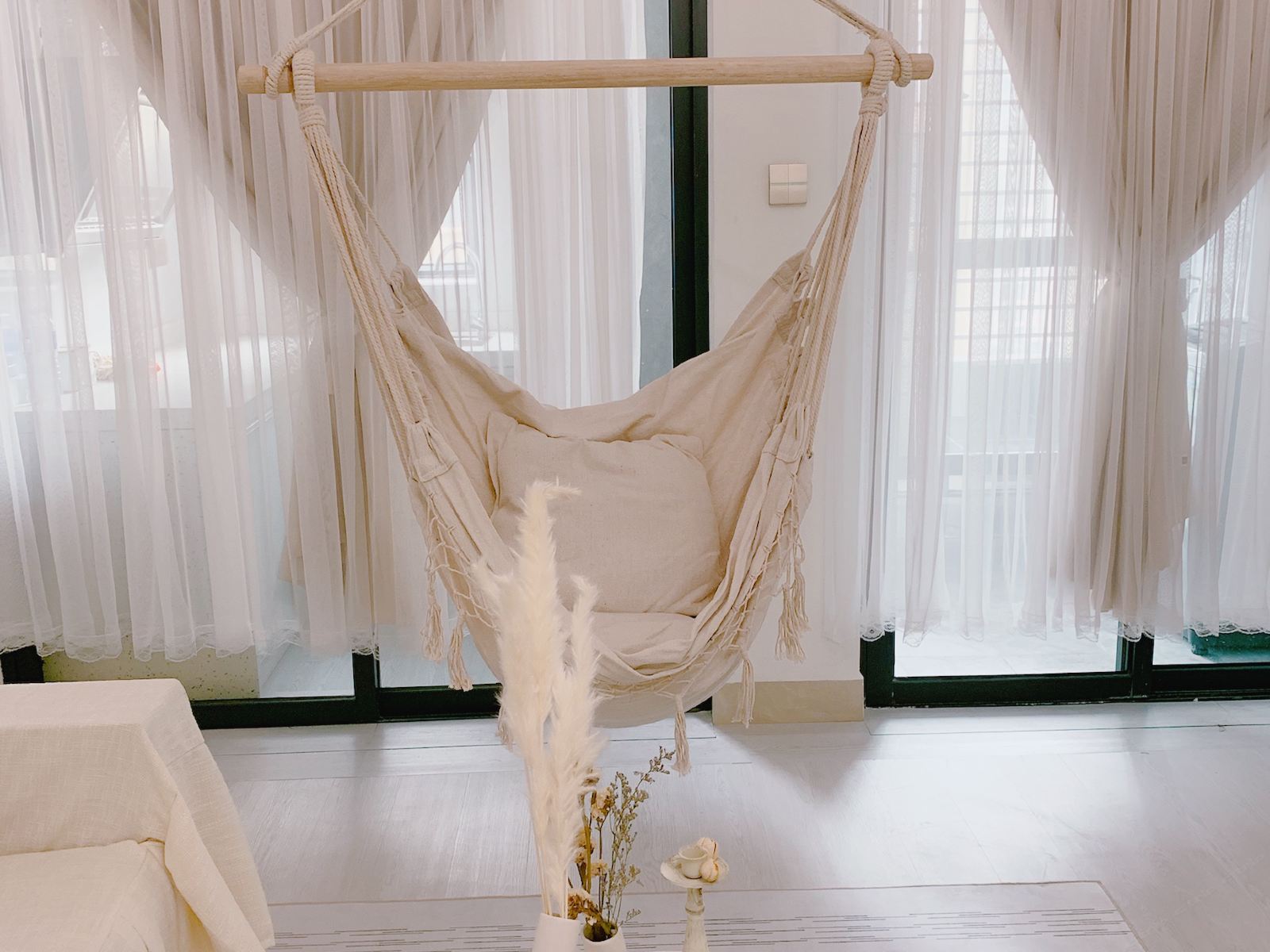 ins风纯白大床房