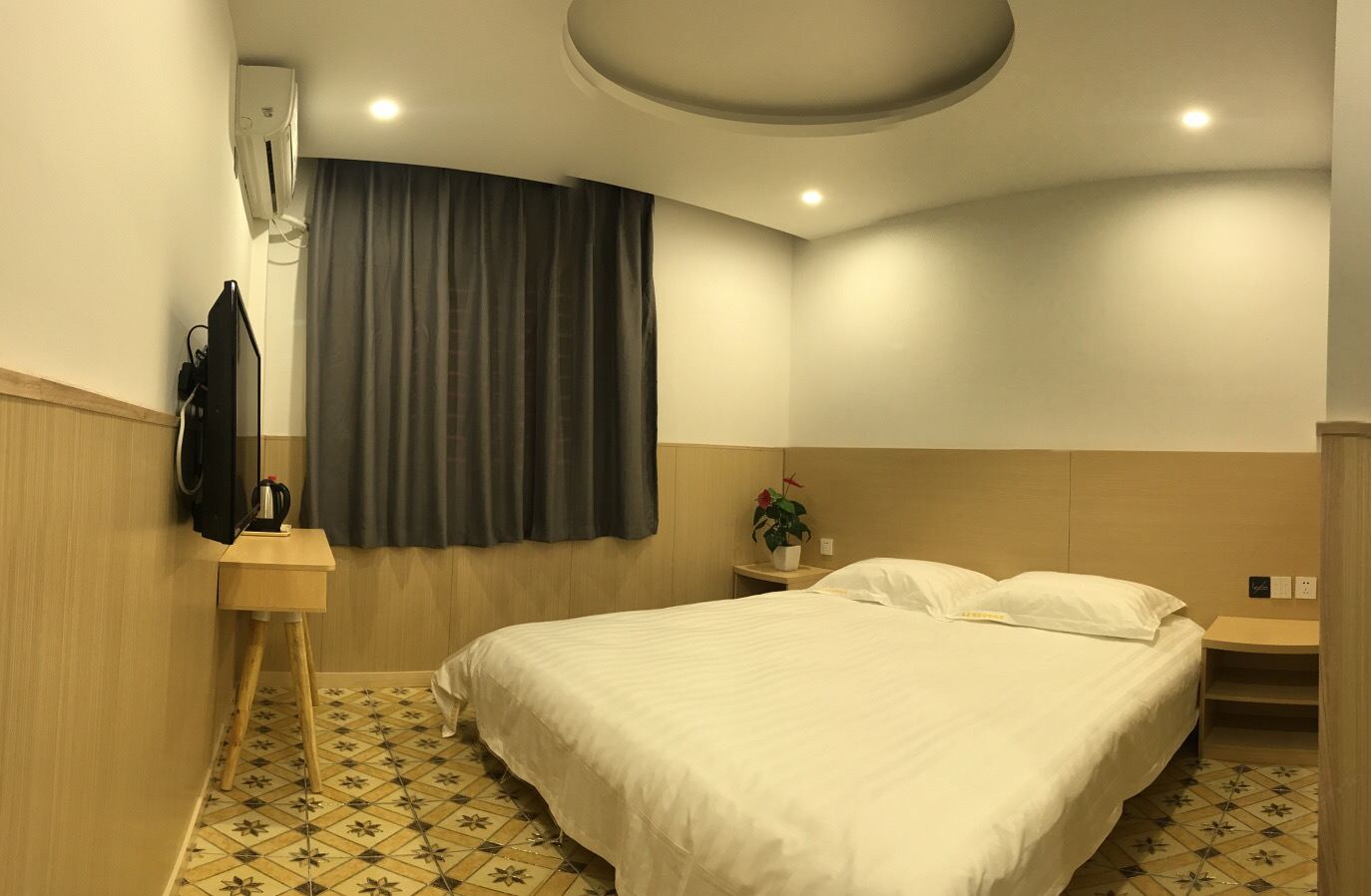 高级大床房