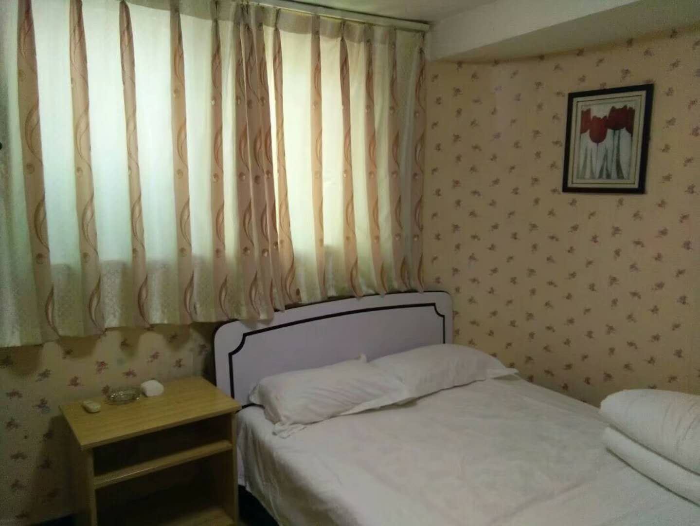 经济大床房