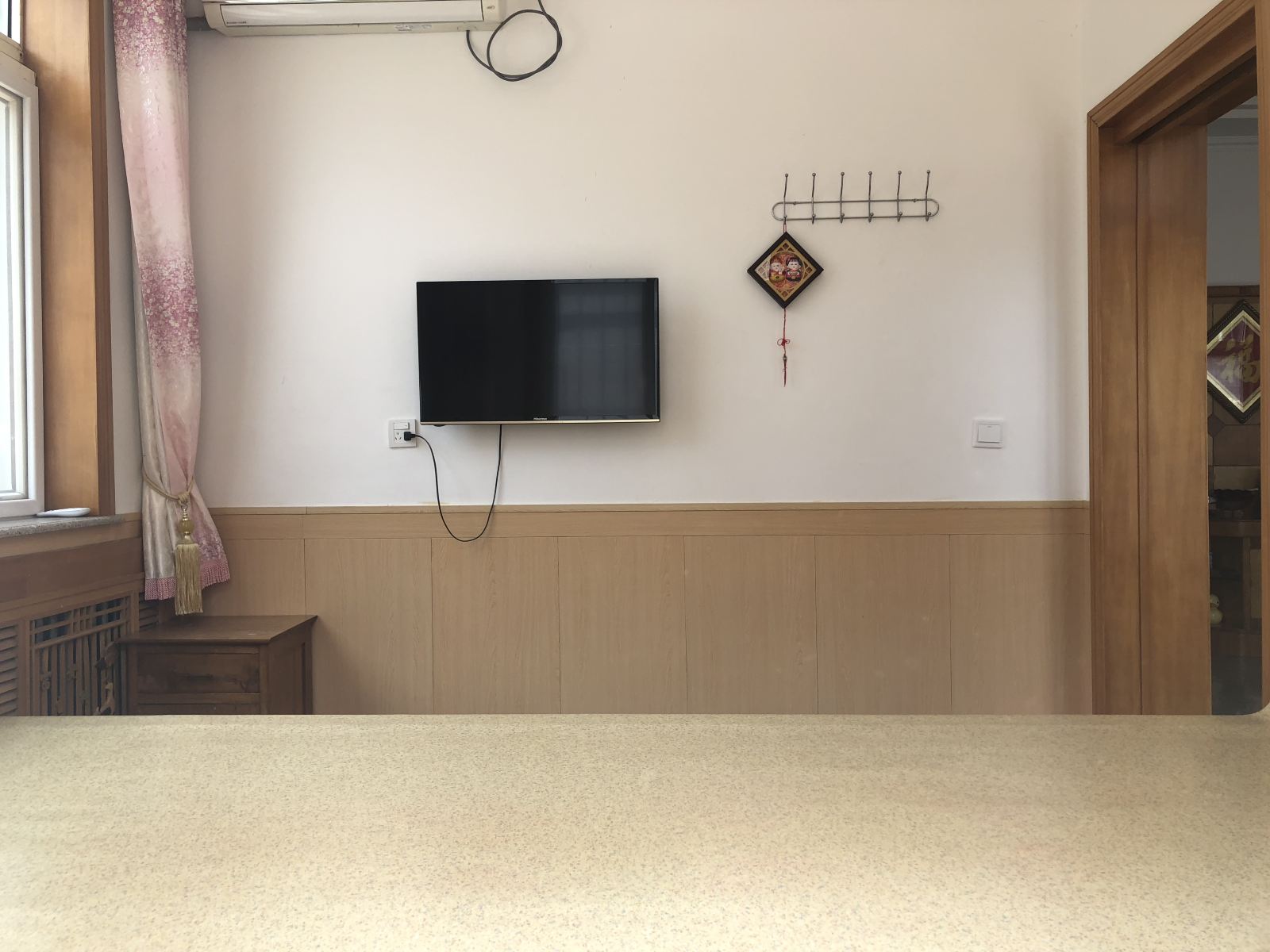 温馨大炕房(公共卫浴)