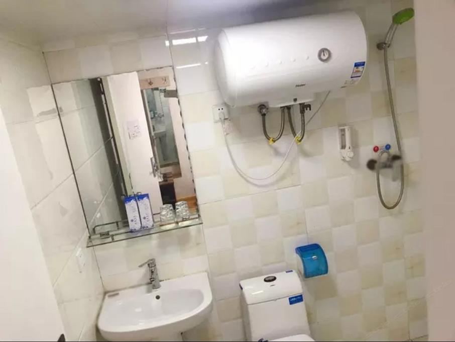 小蜗居温馨大床房