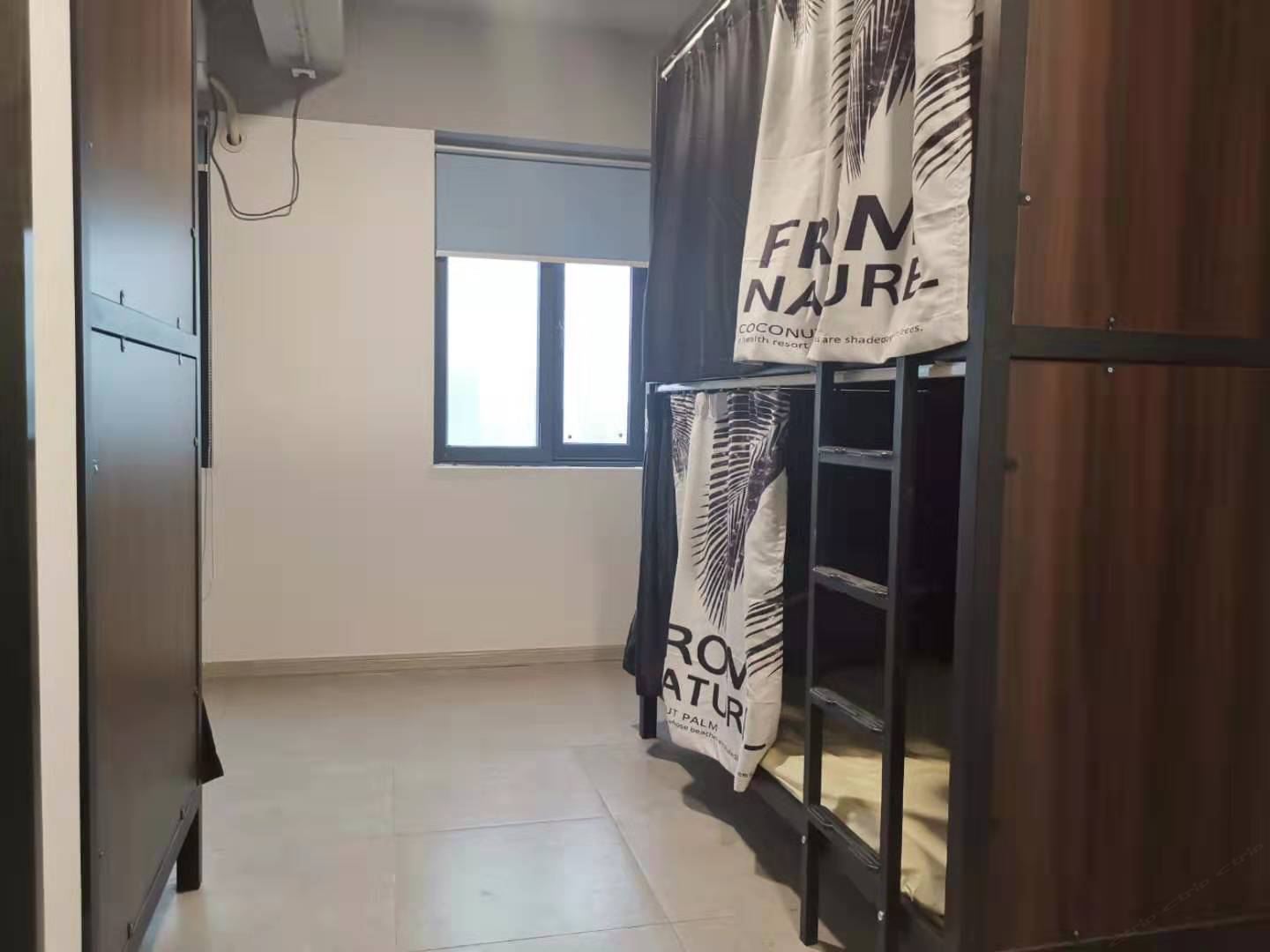 温馨四人间