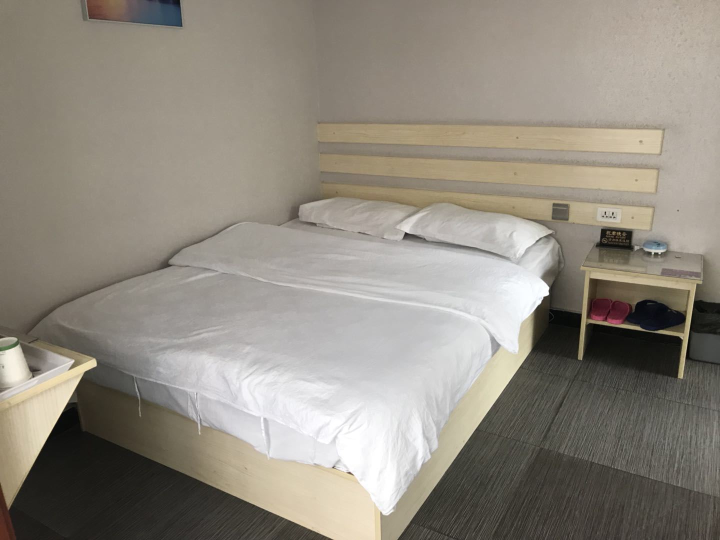 普通大床房（公共卫浴）