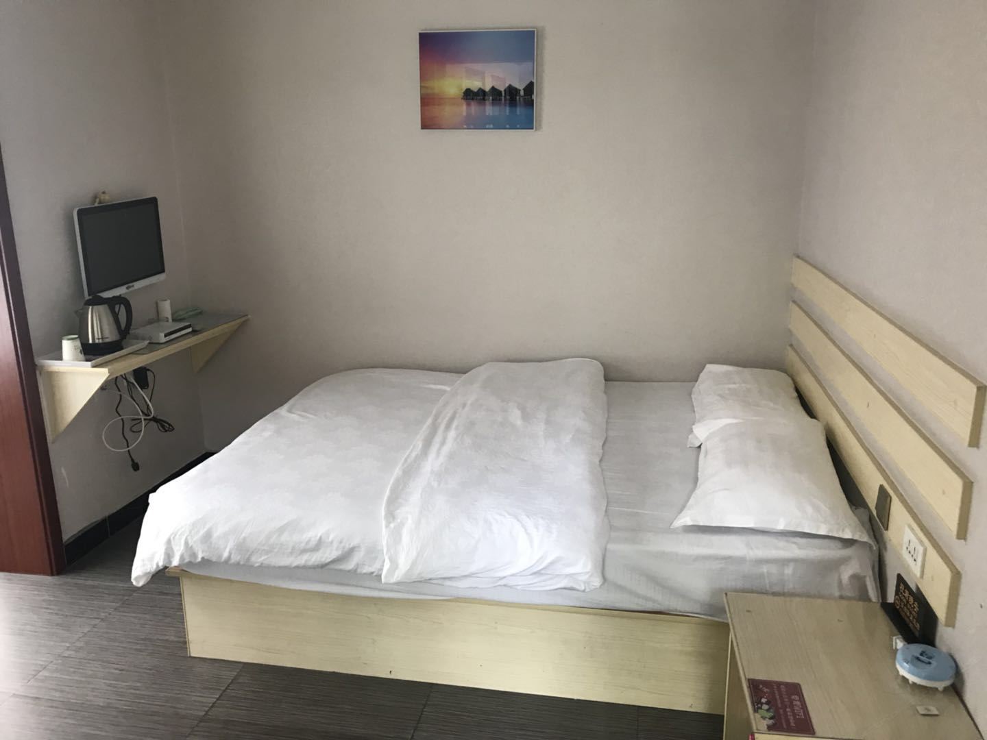 普通大床房（公共卫浴）