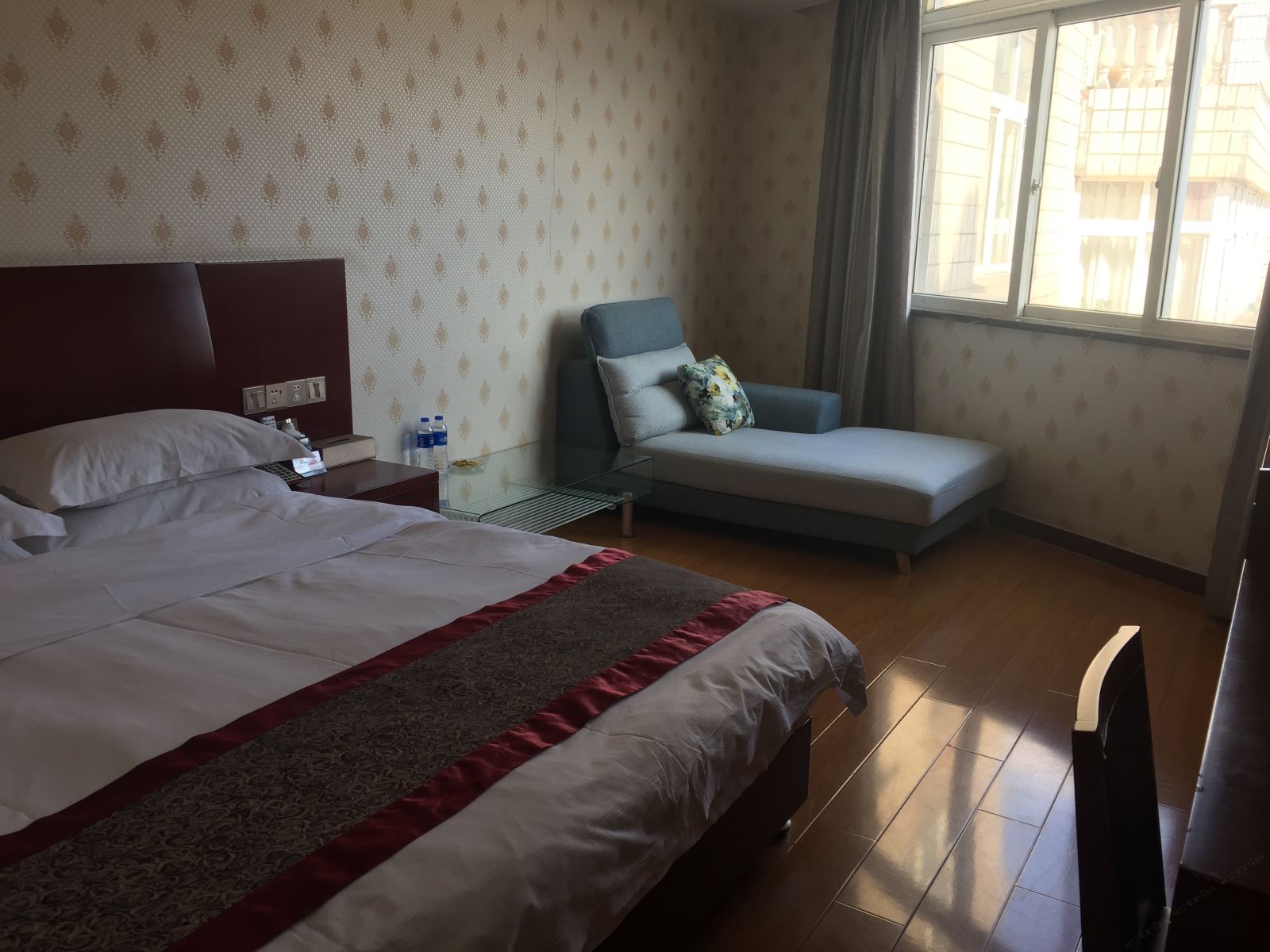 豪华大床房b