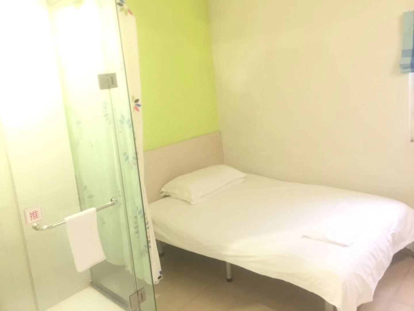 经济大床房