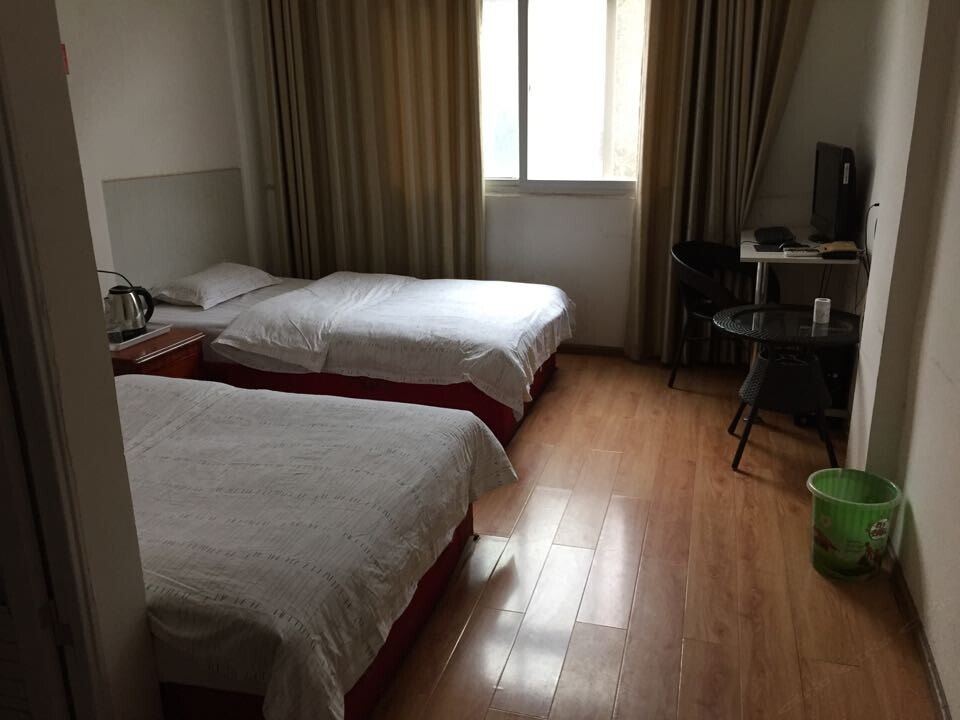 标准双床房