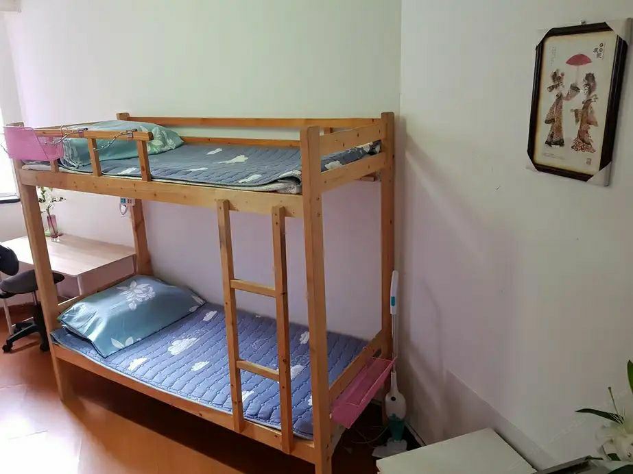 精致六人间(床位)(公共卫浴)