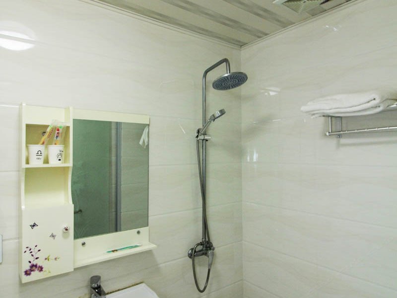 hotelPic