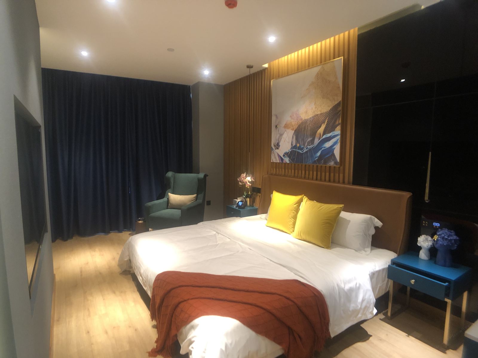 简单布鲁斯街景大床房