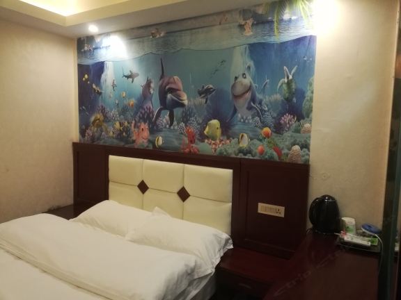 海底电脑大床房