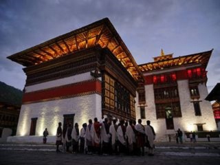 去尼泊爾旅游要帶多少錢_尼泊爾2人旅游需要多少錢_旅行團(tuán)尼泊爾游
