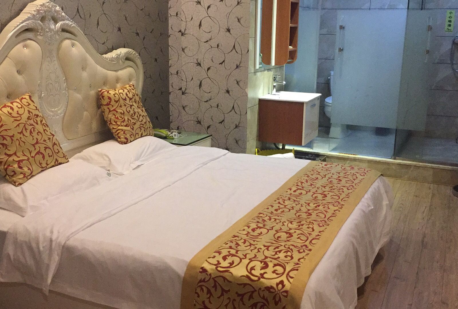 特价大床房(无窗)