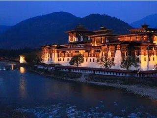 去尼泊爾旅游要帶多少錢_尼泊爾2人旅游需要多少錢_旅行團(tuán)尼泊爾游