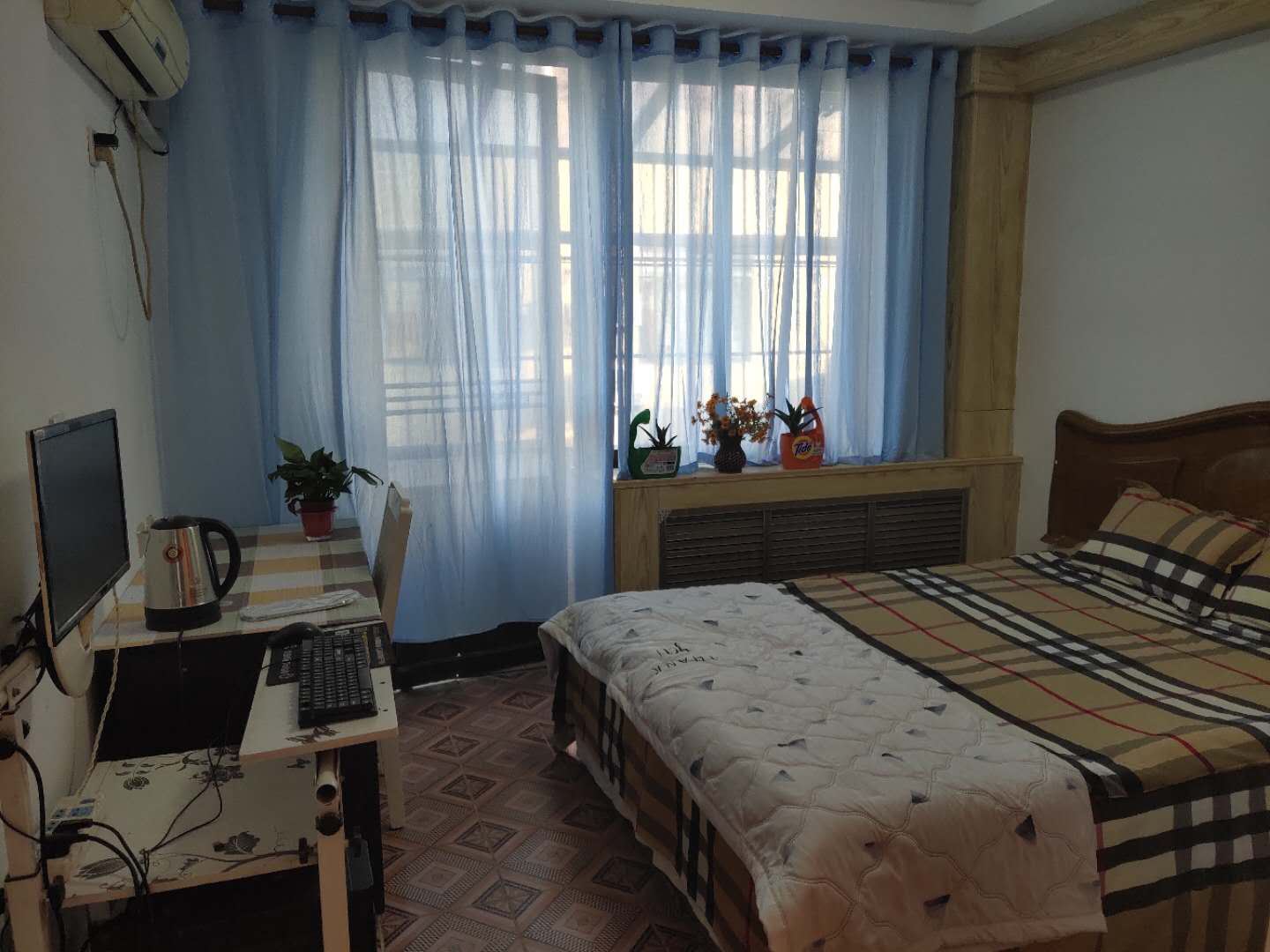 阳光大床房