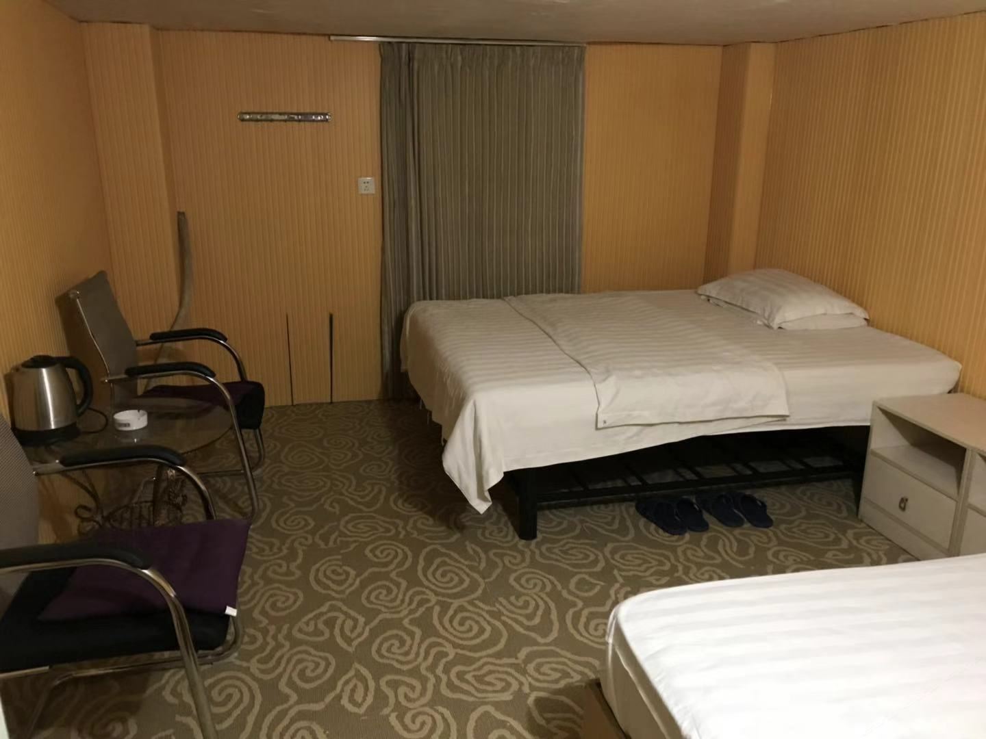 标准双床房(公共卫浴)