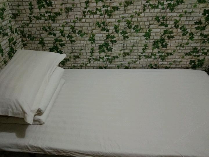 阳光双人间(公共卫浴)