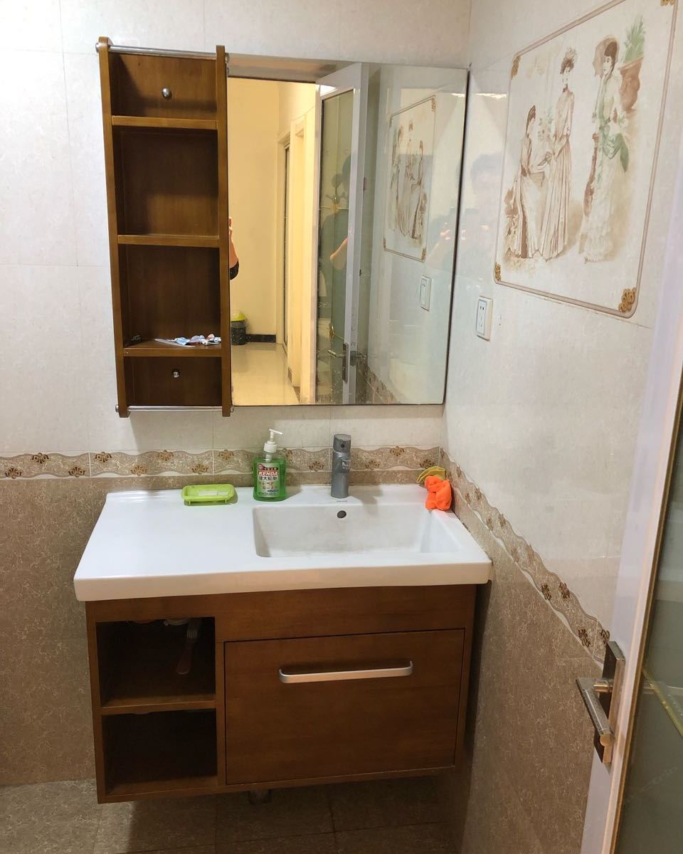 六人间(床位)(公共卫浴)