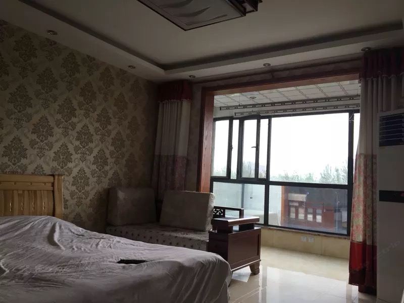 阳光大床房（无独卫）