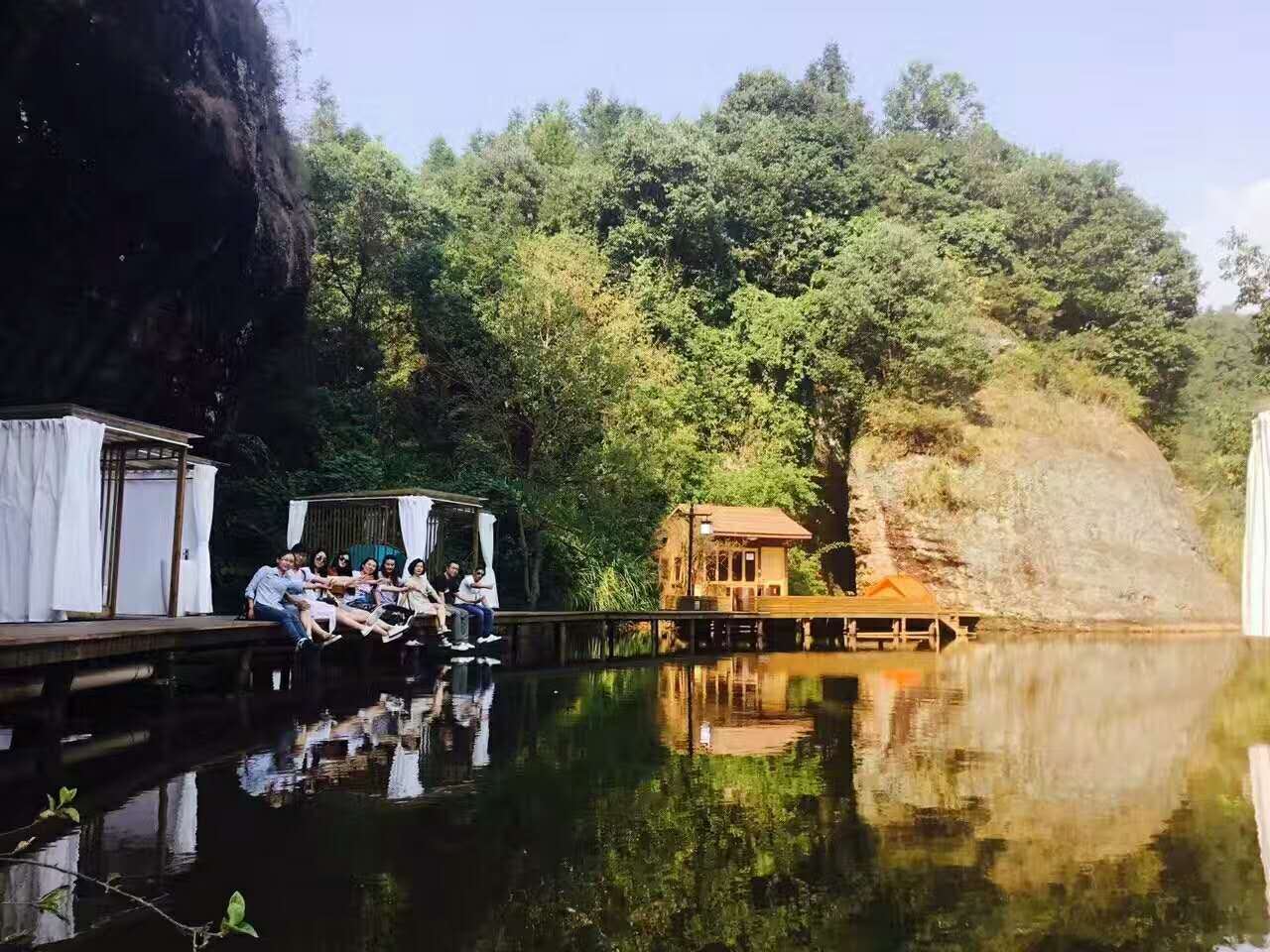矶子塘水上露营度假房