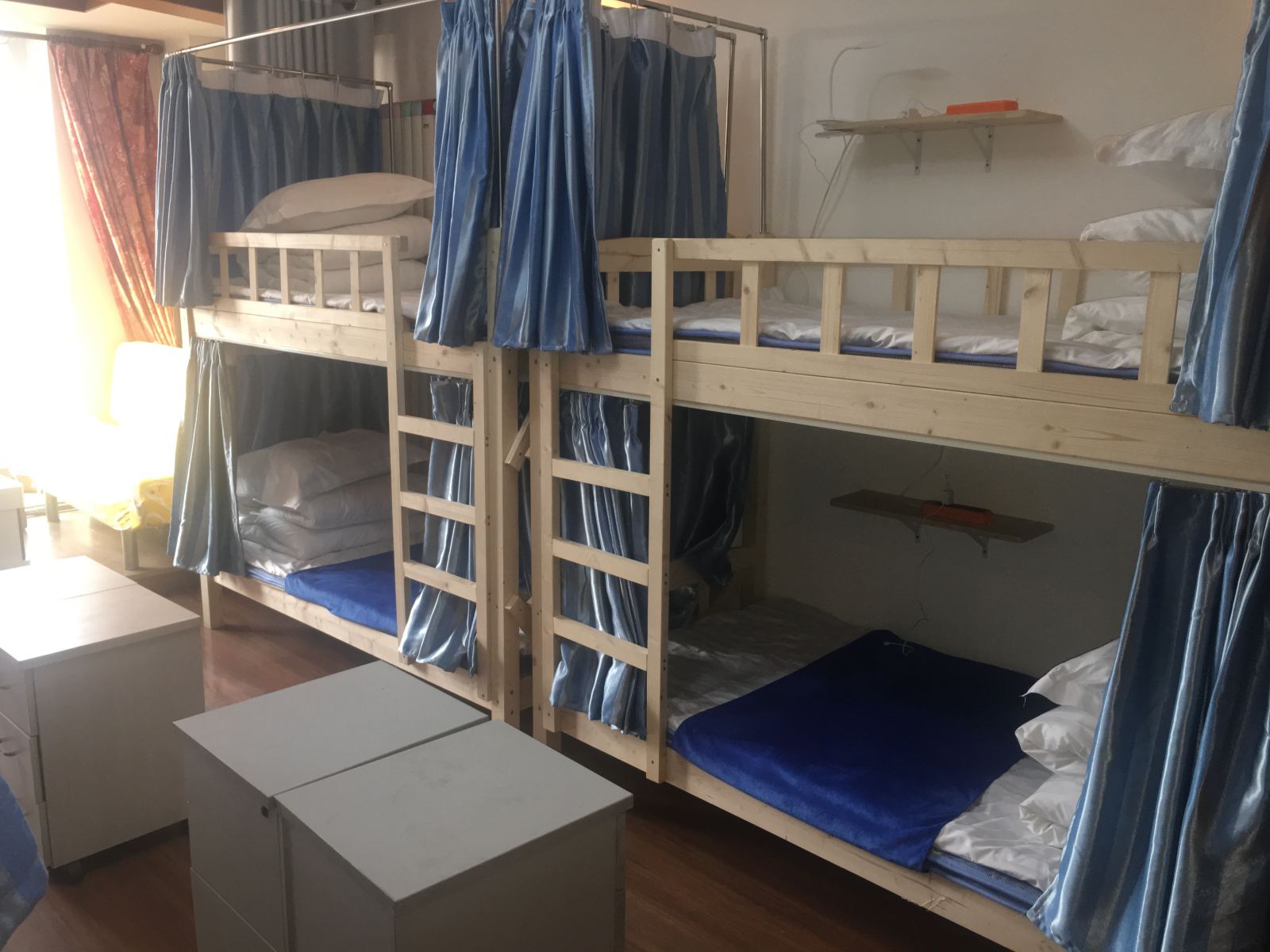 特色4人间(床位房)(公共卫浴)