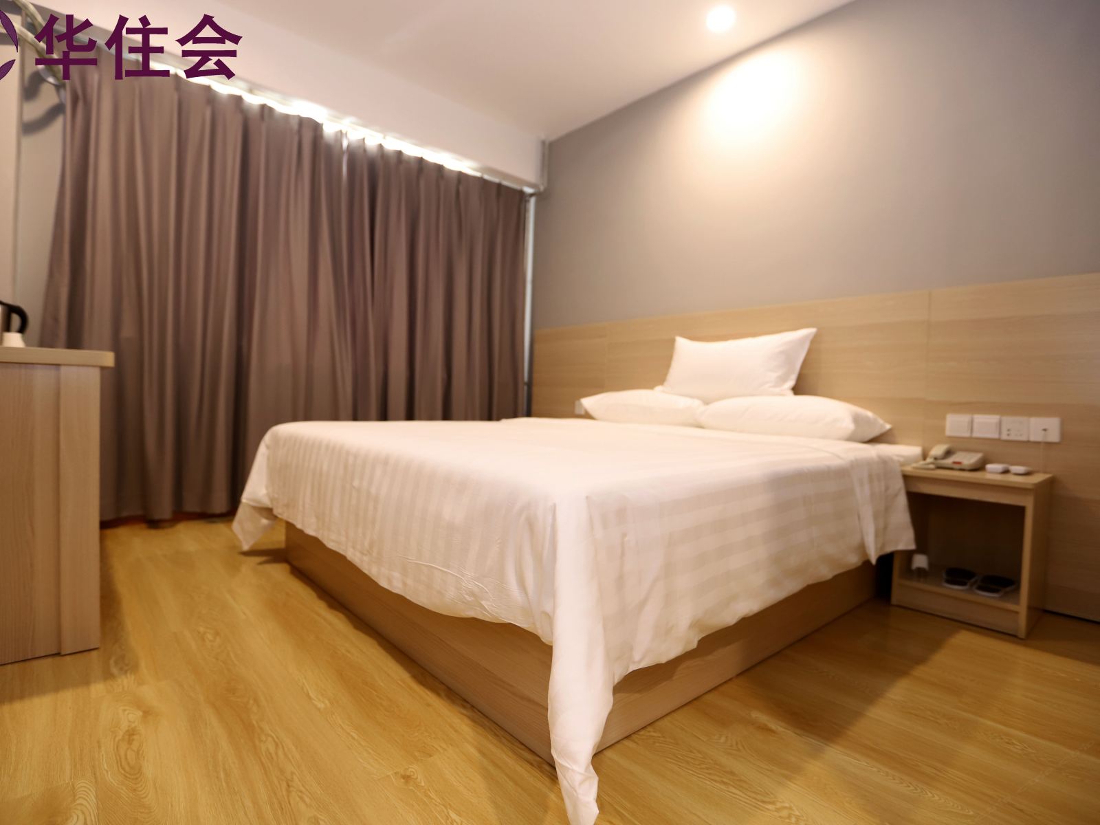 高级大床房
