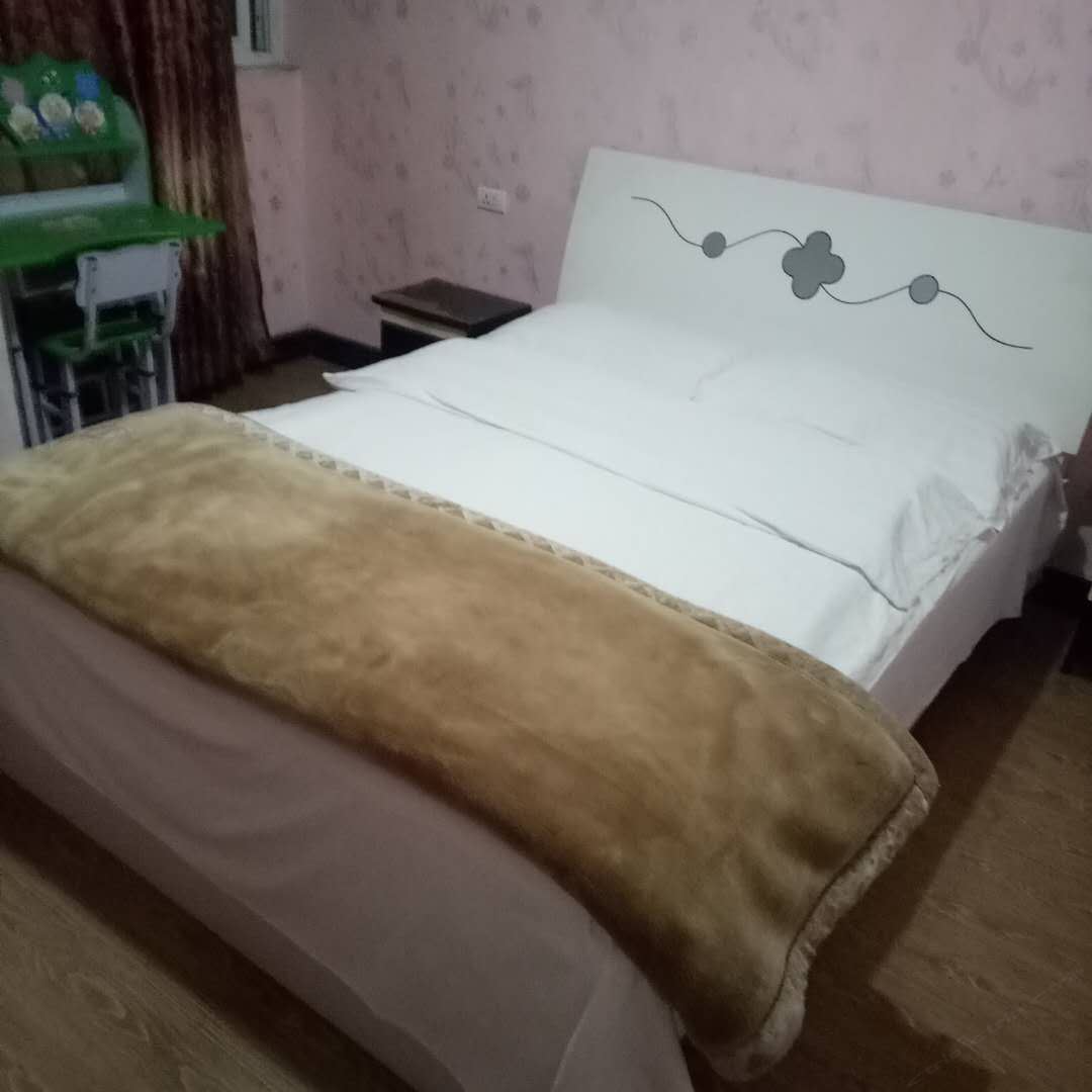 经济大床房