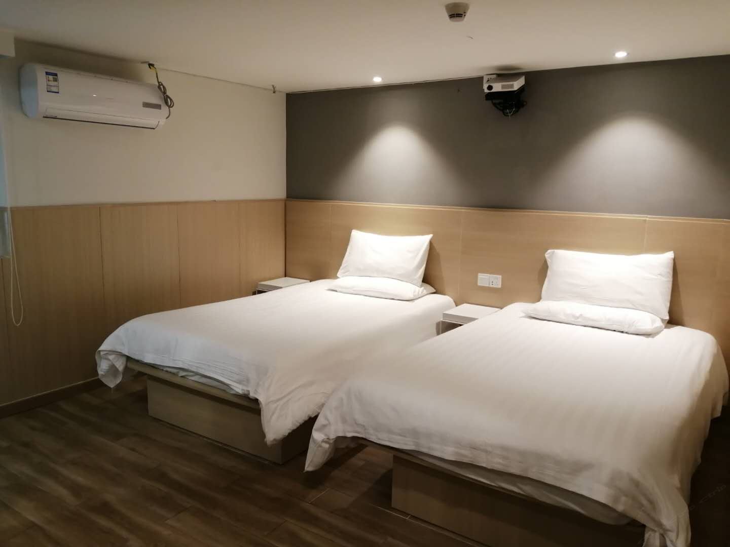 影音双床房(无窗)