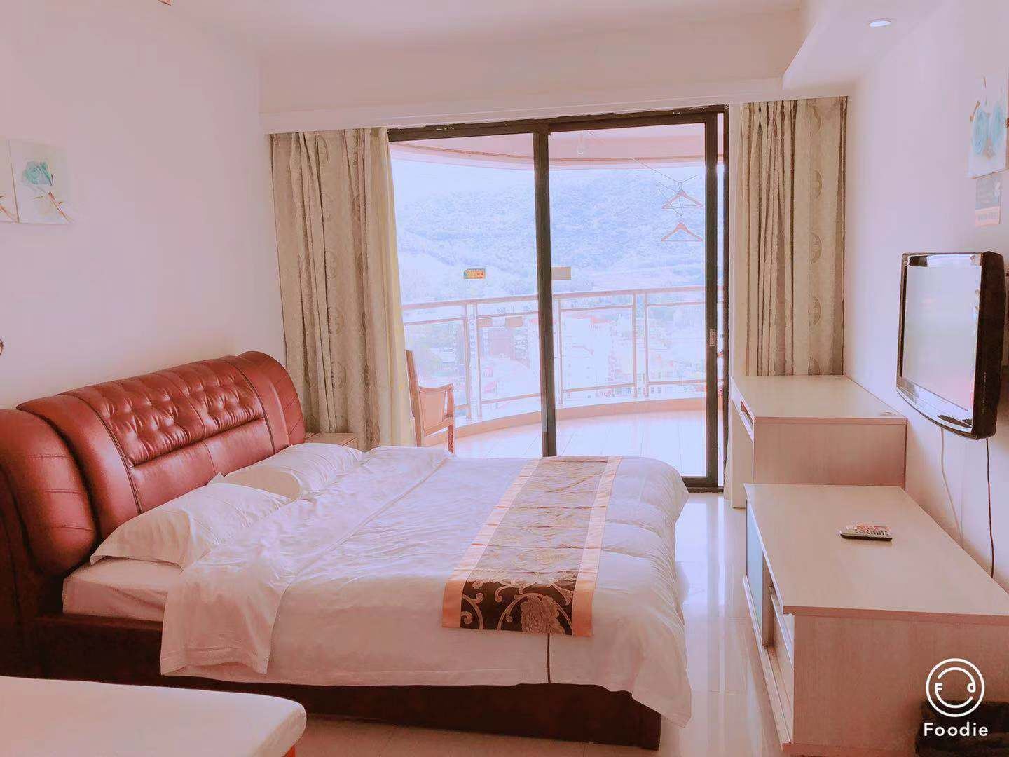 温馨浪漫情侣大床房