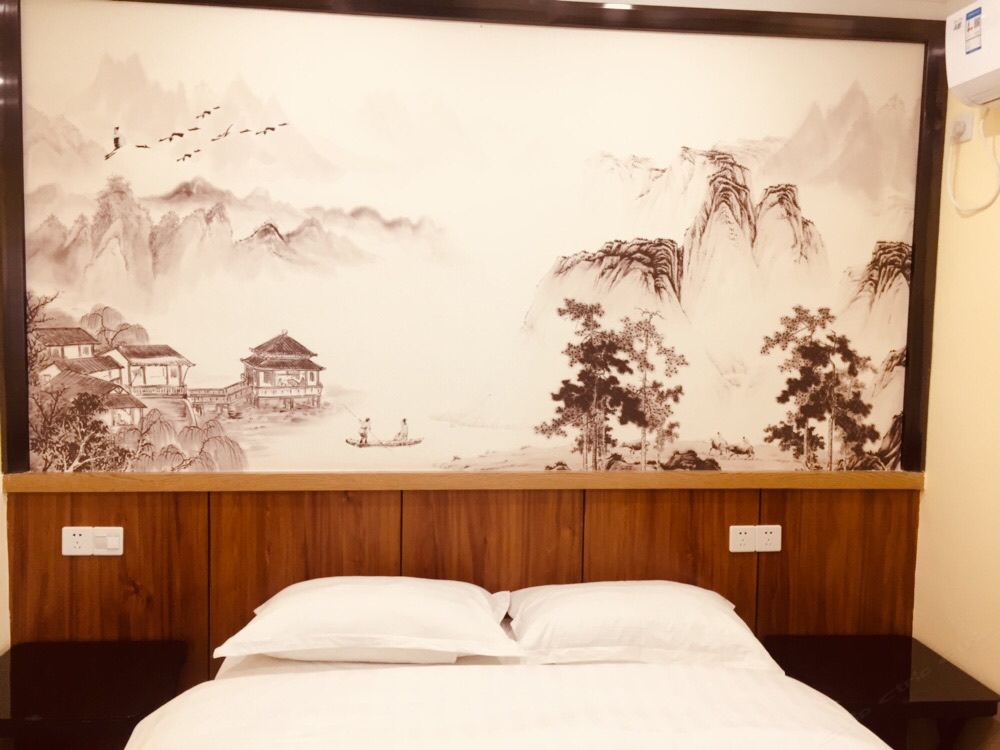 情侣大床房